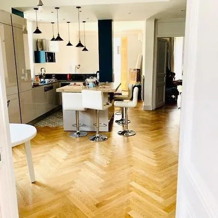 Apartment Spacious 5 Min To Sea