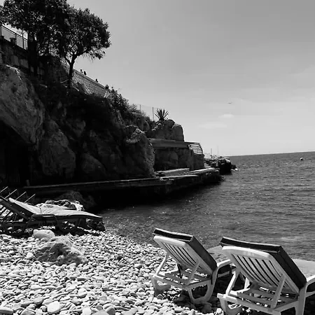 Spacious 5 Min To Sea Nice